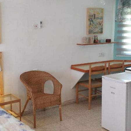 Jordan Valley One Room Apartment Menaẖemya エクステリア 写真