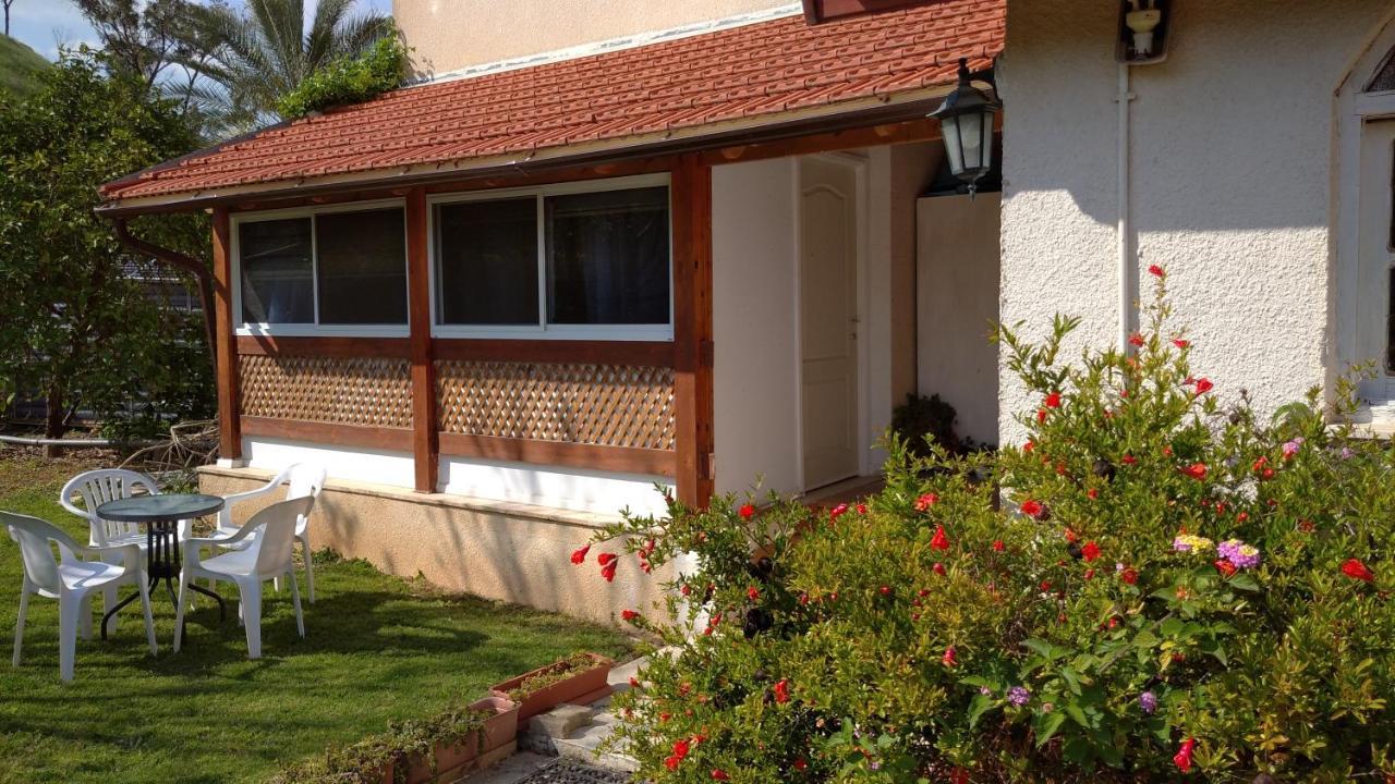 Jordan Valley One Room Apartment Menaẖemya エクステリア 写真